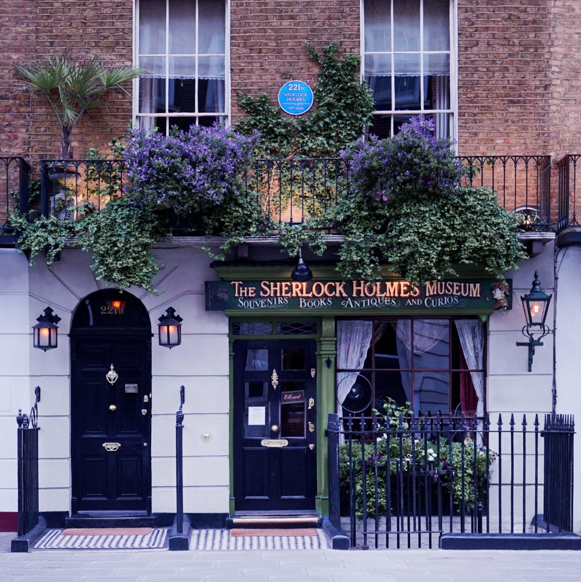 Sherlock Holmes Museum - The official home of Sherlock Holmes